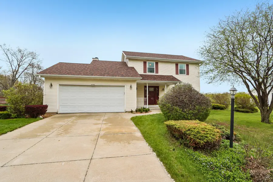 8570 S Whitney Dr, Oak Creek, WI 53154 - #3