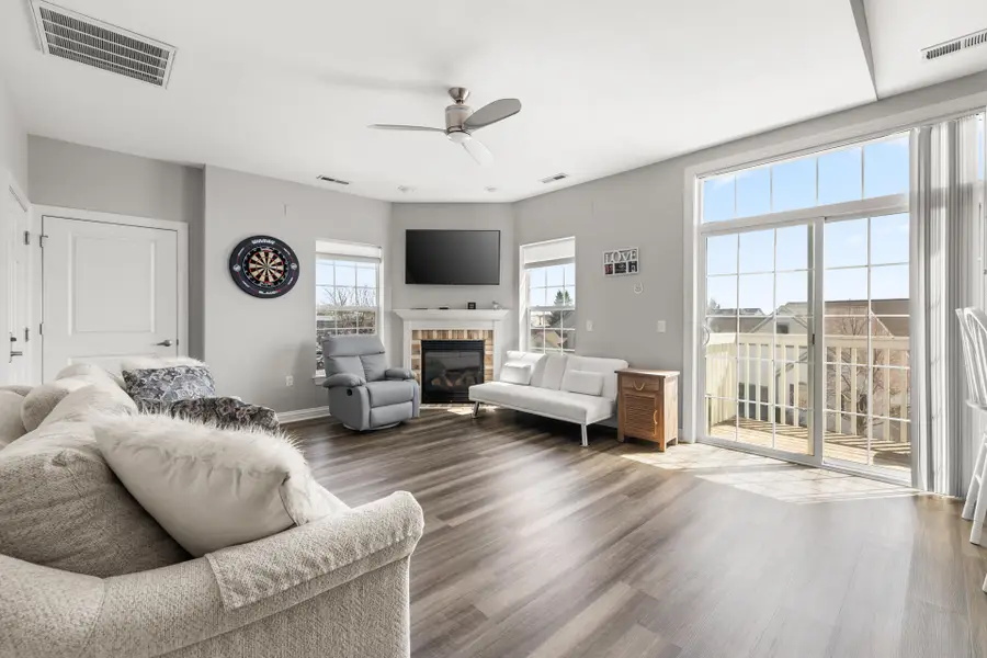 1540 Roxbury Way, Waukesha, WI 53186 - #2