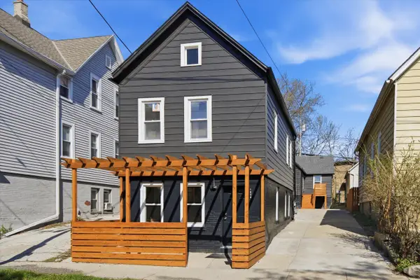 1850 N Warren Ave, Milwaukee, WI 53202