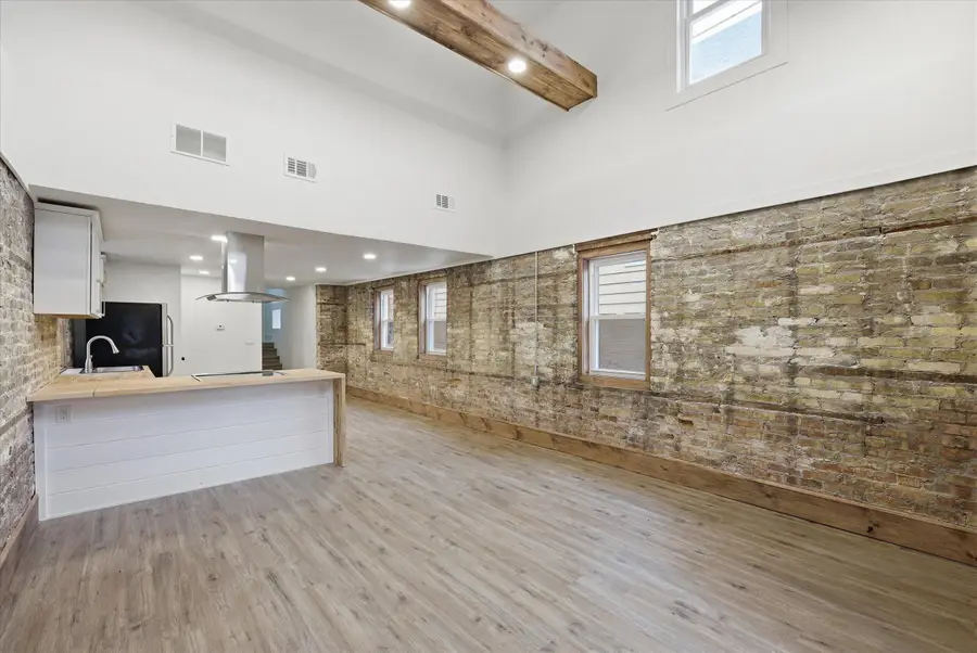 1850 N Warren Ave, Milwaukee, WI 53202 - #3