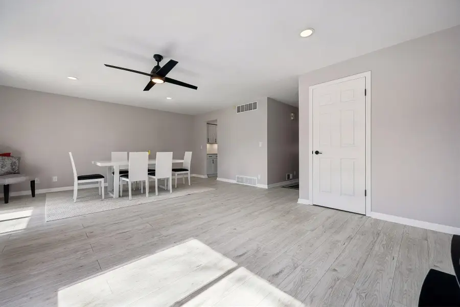 5843 Cambridge Cir, Mount Pleasant, WI 53406 - #3