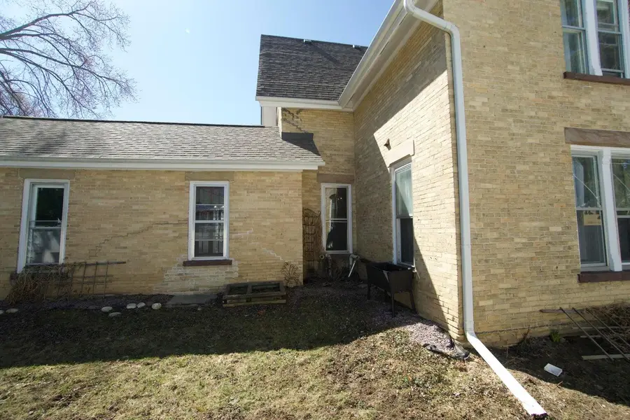 308 Kettle Moraine S Dr, Slinger, WI 53086 - #2