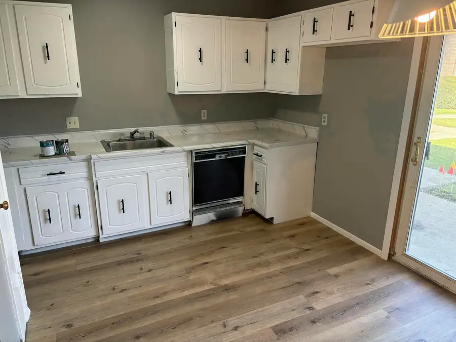 6048 W Port St, Milwaukee, WI 53223 - #2