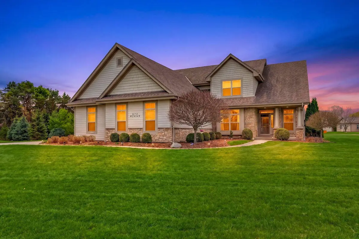 N72W24549 Swanson Ct, Sussex, WI 53089 - #1