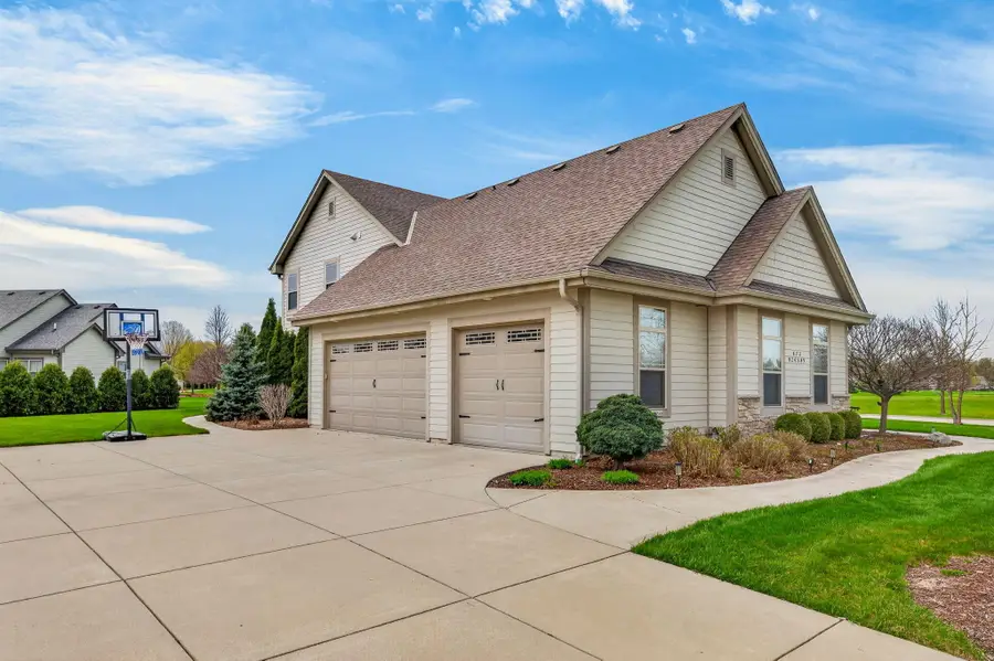 N72W24549 Swanson Ct, Sussex, WI 53089 - #3