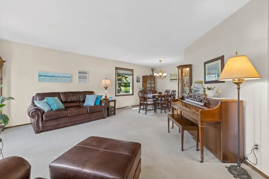 W311S8635 Cherokee Pass, Mukwonago, WI 53149 - #2