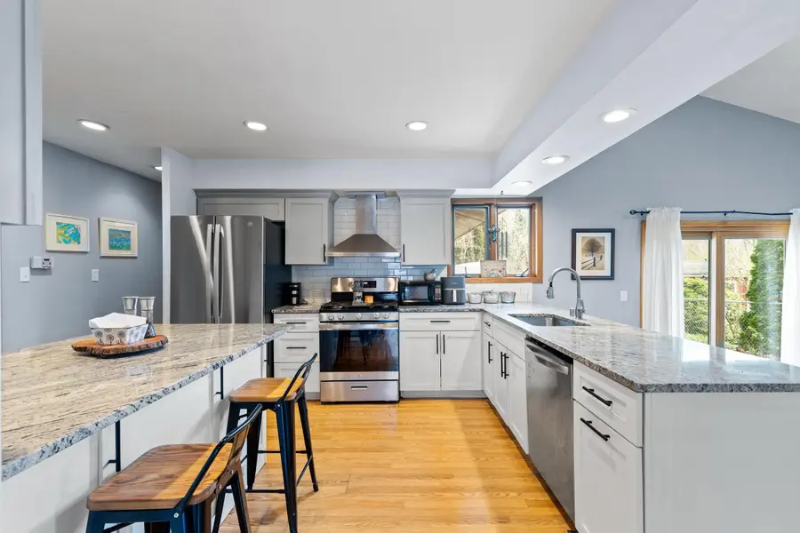 N42W5598 Wilshire Dr, Cedarburg, WI 53012 - #2