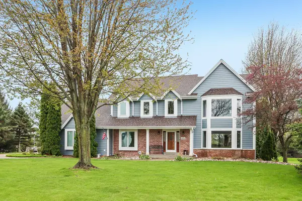 N53W26727 Arrowhead Dr, Lisbon, WI 53072