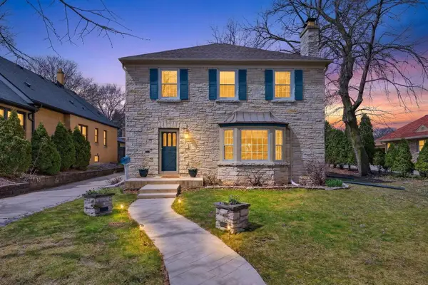 211 N 88th St, Wauwatosa, WI 53226