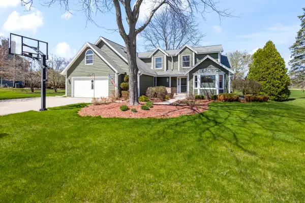S78W20260 Monterey Dr, Muskego, WI 53150