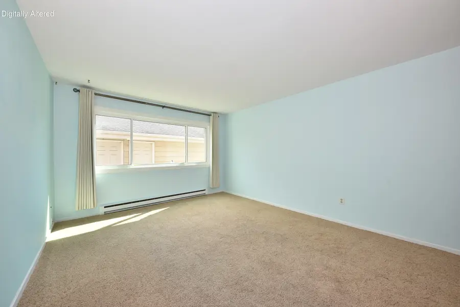 10237 Whitnall Edge Dr, Franklin, WI 53132 - #2