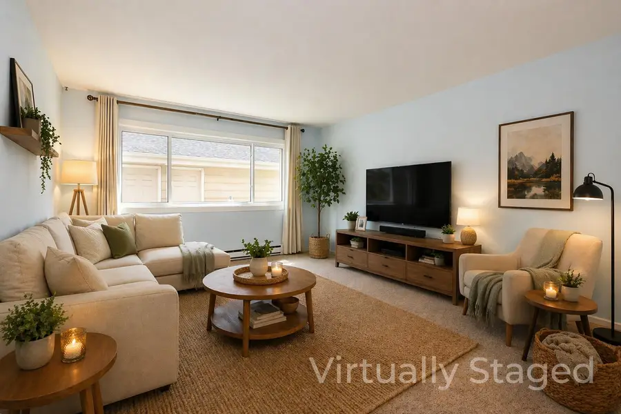 10237 Whitnall Edge Dr, Franklin, WI 53132 - #3