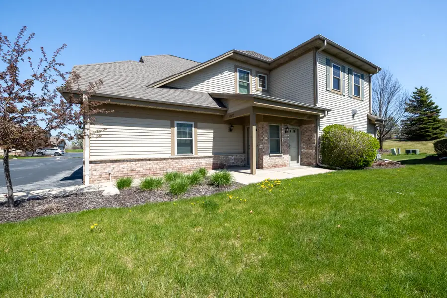 N55W17164 Ravenwood Dr, Menomonee Falls, WI 53051 - #3