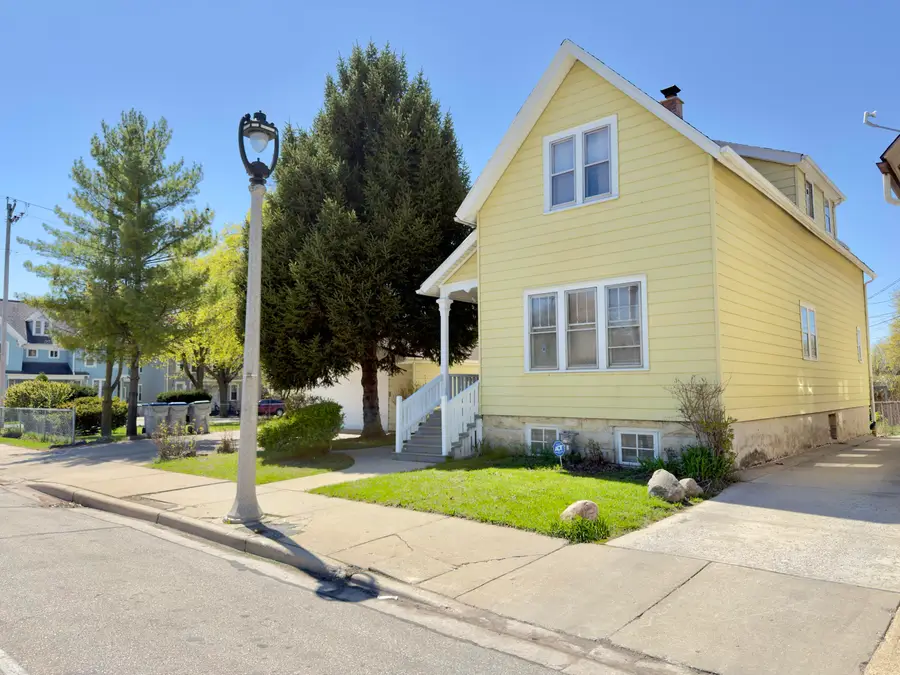 2111 N Holton St, Milwaukee, WI 53212 - #2