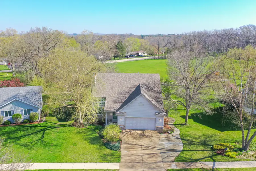 824 Briody St, Burlington, WI 53105 - #2