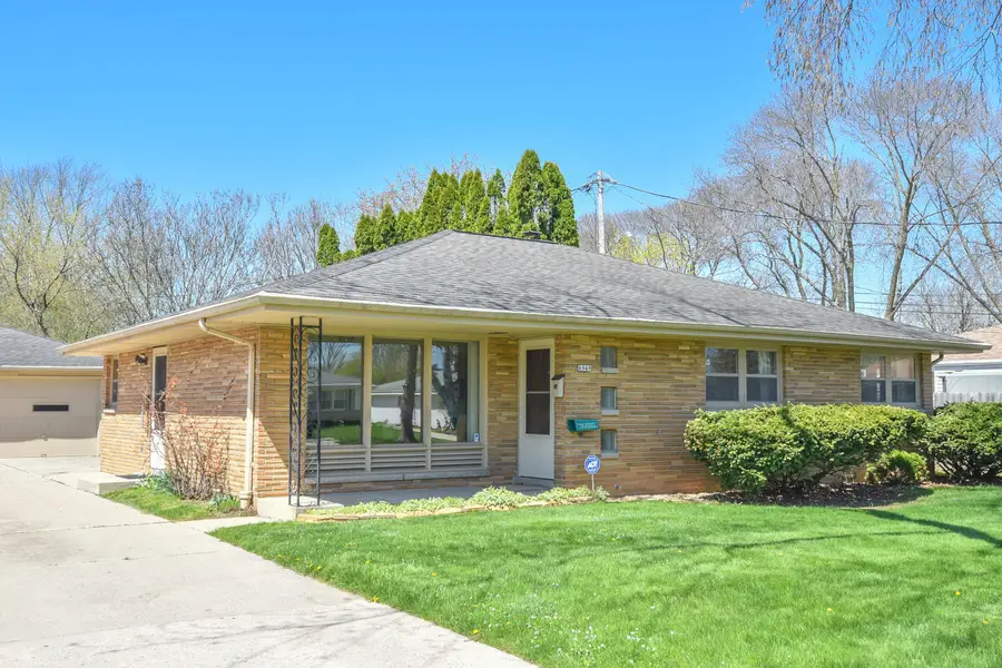 6949 N 44th St, Milwaukee, WI 53223 - #2