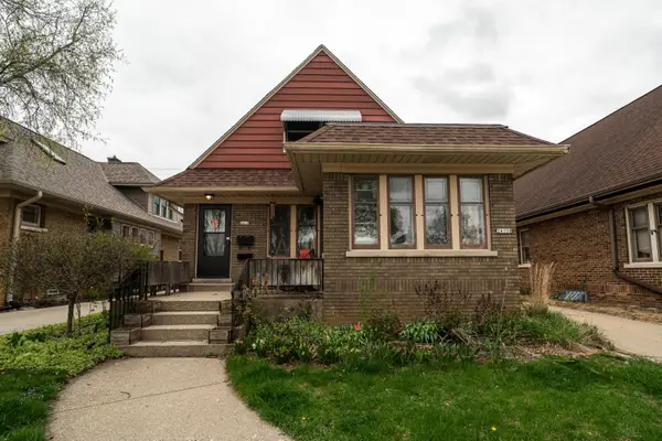 2410 N 61st St, Wauwatosa, WI 53213