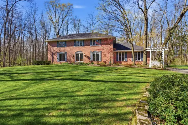4550 W Thorncrest Dr, Franklin, WI 53132
