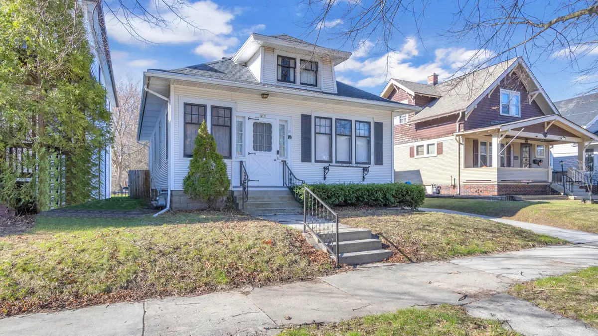 415 Grant Ave, Sheboygan, WI 53081 - #1