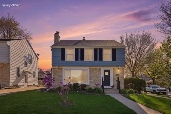 2404 N 89th St, Wauwatosa, WI 53226