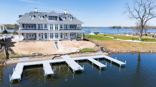 503 N Lake Rd, Oconomowoc, WI 53066