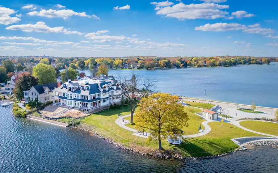 503 N Lake Rd, Oconomowoc, WI 53066 - #2