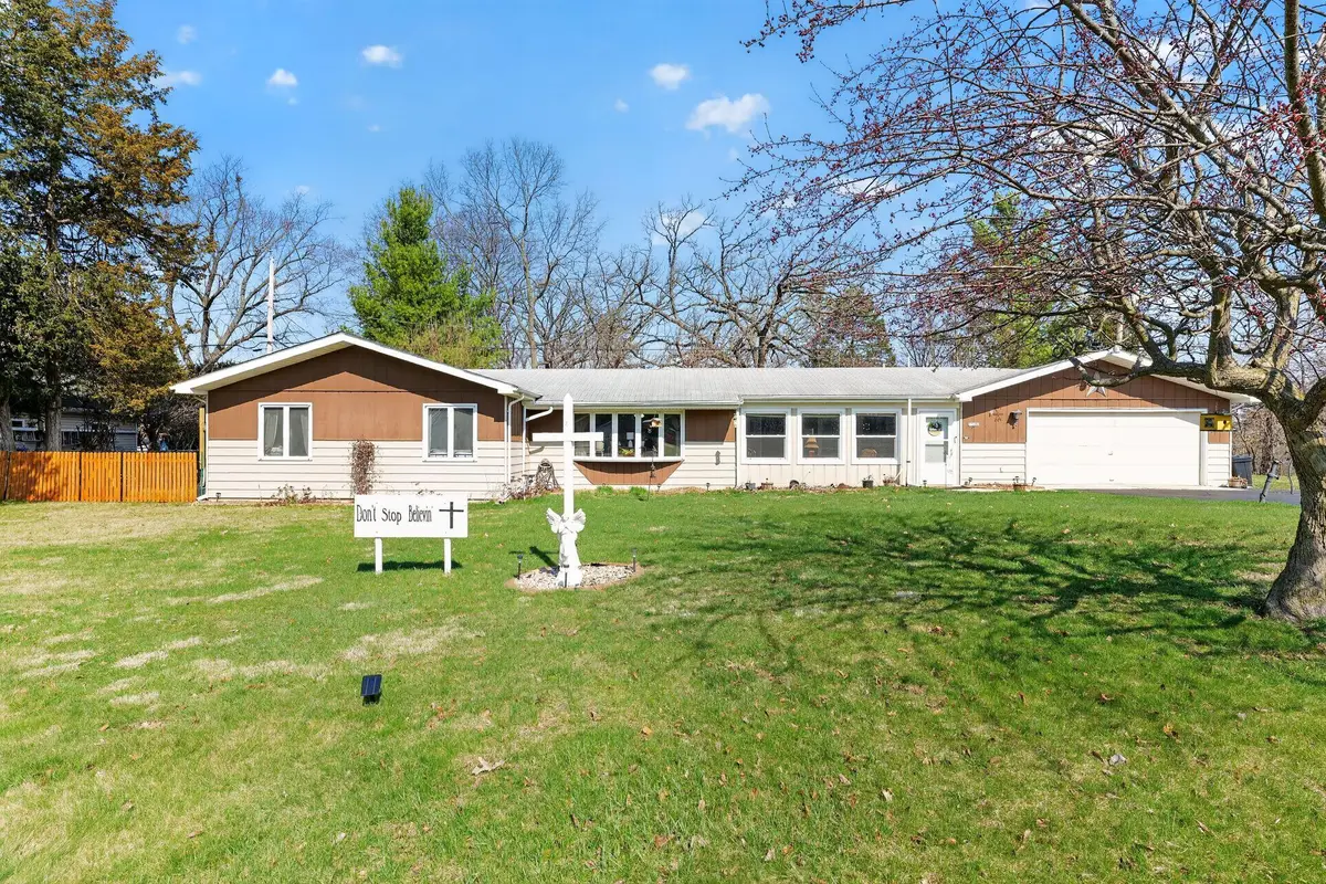 33606 Bohner Dr, Burlington, WI 53105 - #1