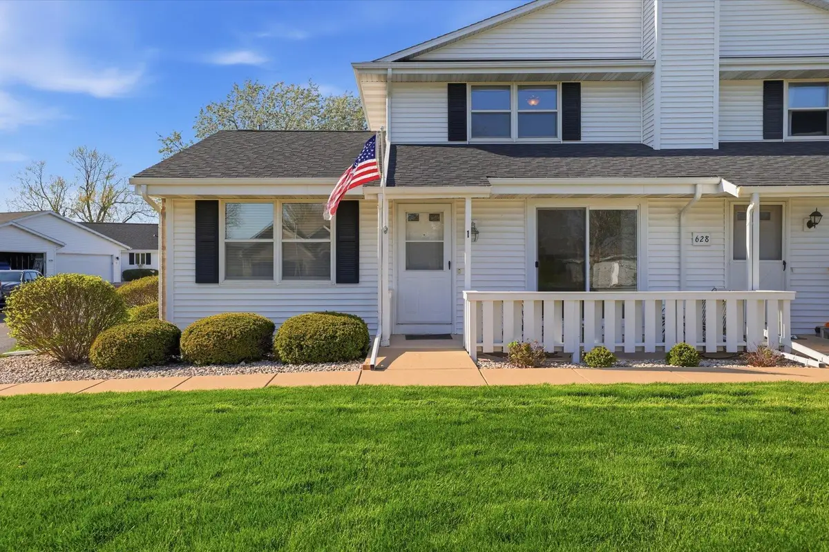 628 Westbury Ln, Delavan, WI 53115 - #1