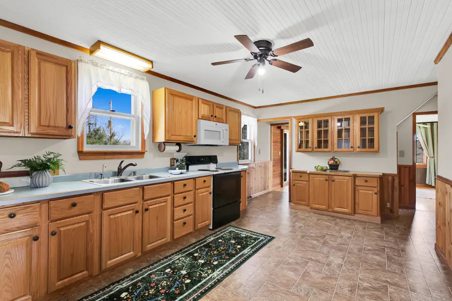 W1852 Washington Rd, Ashippun, WI 53066 - #2