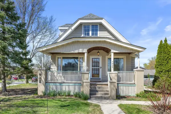 7826 W Cold Spring Rd, Greenfield, WI 53220