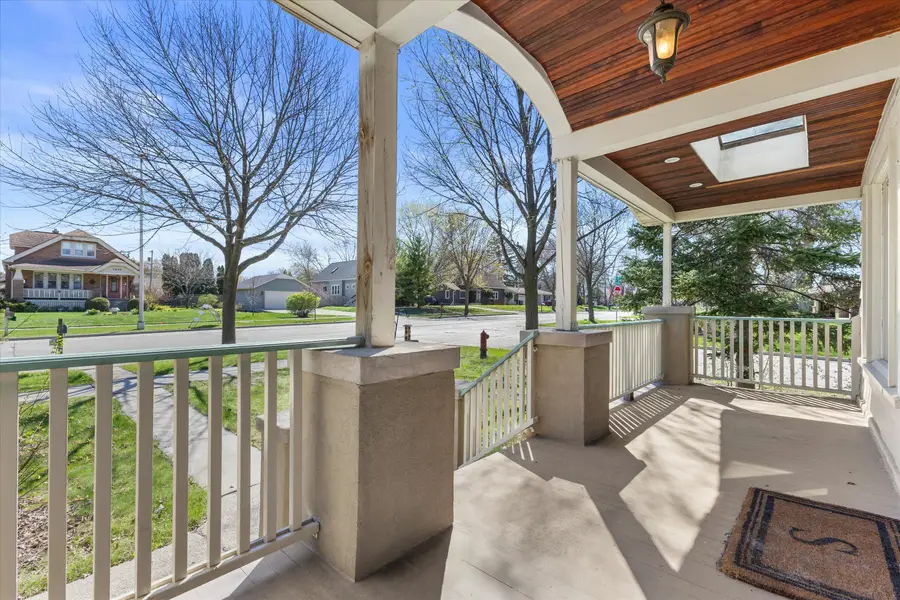 7826 W Cold Spring Rd, Greenfield, WI 53220 - #3