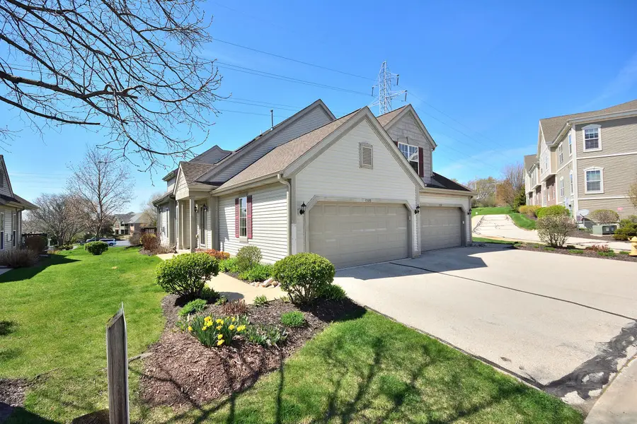 1530 Roxbury Way, Waukesha, WI 53186 - #3