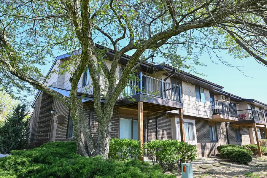 305 Cheviot Chase, Waukesha, WI 53186 - #2