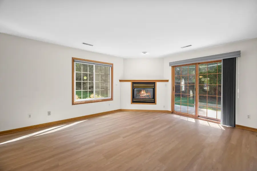 18475 Brookfield Lake Dr, Brookfield, WI 53045 - #3