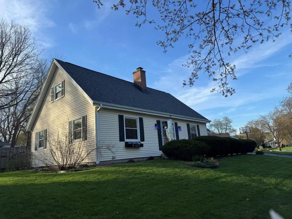 190 Debbie Dr, Waukesha, WI 53189 - #1