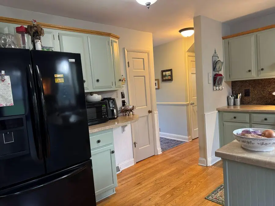 190 Debbie Dr, Waukesha, WI 53189 - #3