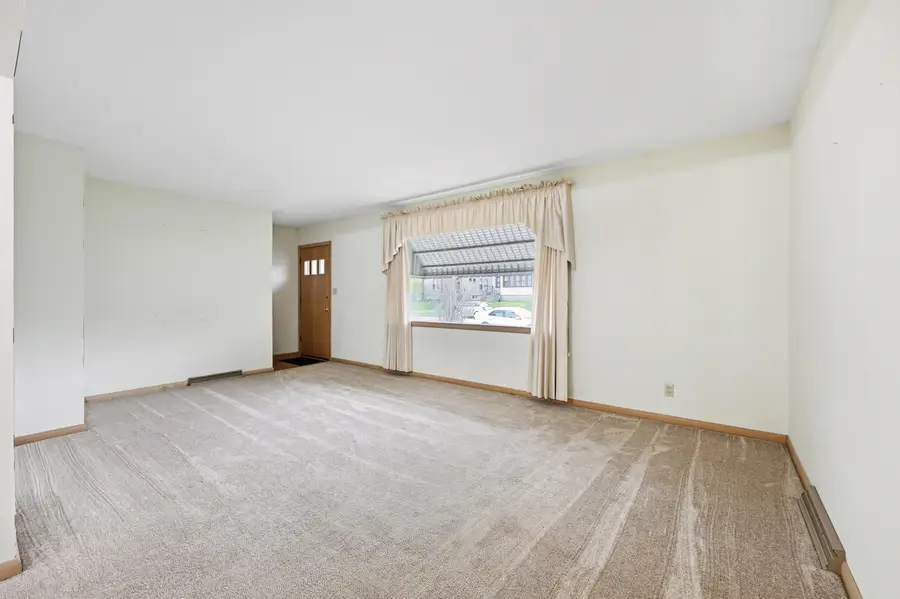 3622 E Armour Ave, Cudahy, WI 53110 - #3