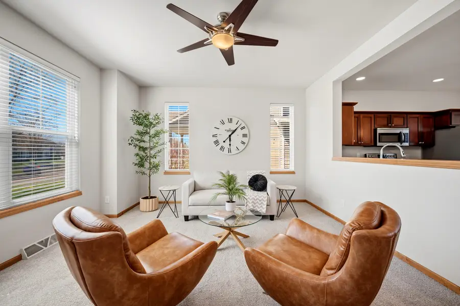 1126 Okeeffe Ave, Sun Prairie, WI 53590 - #3