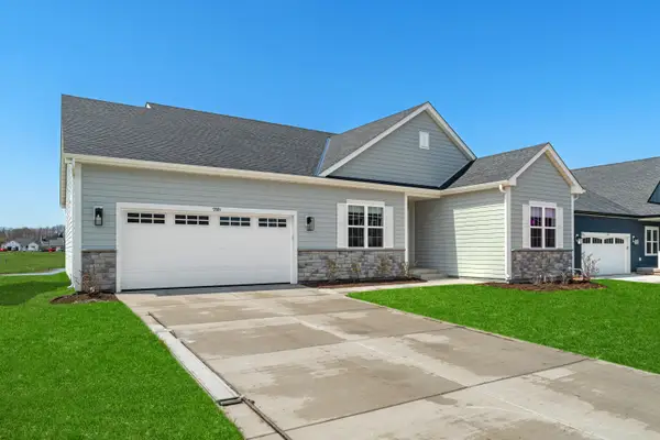 9391 S Parkside Ln, Franklin, WI 53132