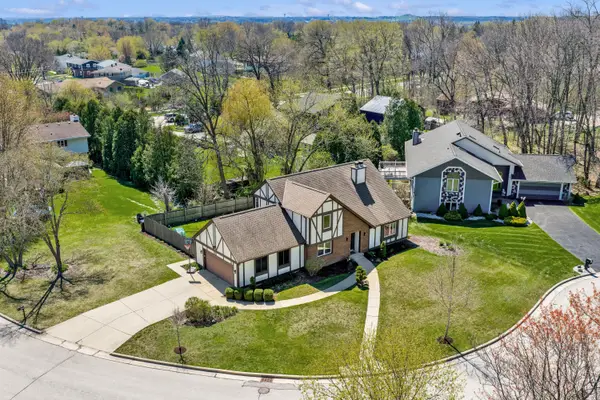 5441 S 48th St, Greenfield, WI 53220