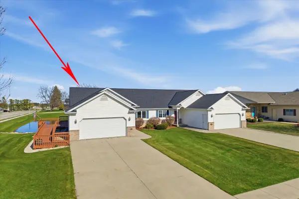11 S 1st St, Oostburg, WI 53070