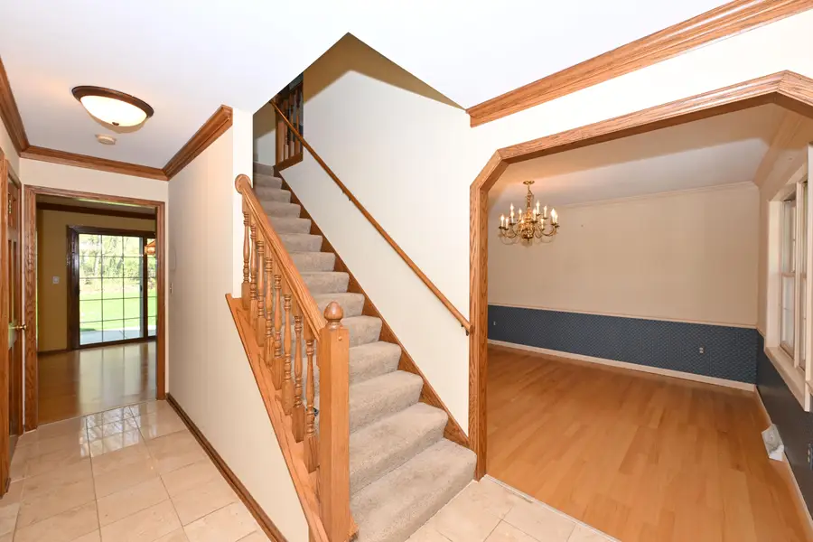 822 S Comanche Ln, Waukesha, WI 53188 - #3