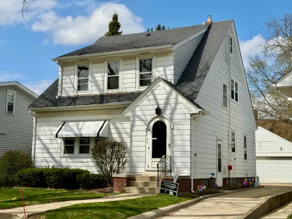 2818 Gilson St, Racine, WI 53403