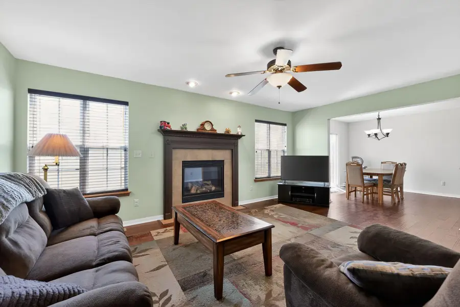 131 N Cranberry St, Elkhorn, WI 53121 - #3