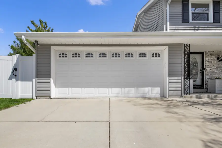 230 E Golden Ln, Oak Creek, WI 53154 - #3