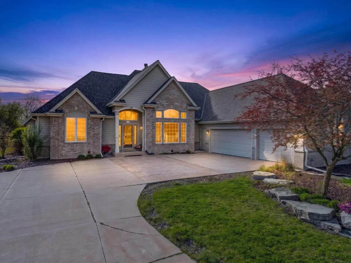 W132N6509 West View Ct, Menomonee Falls, WI 53051 - #1