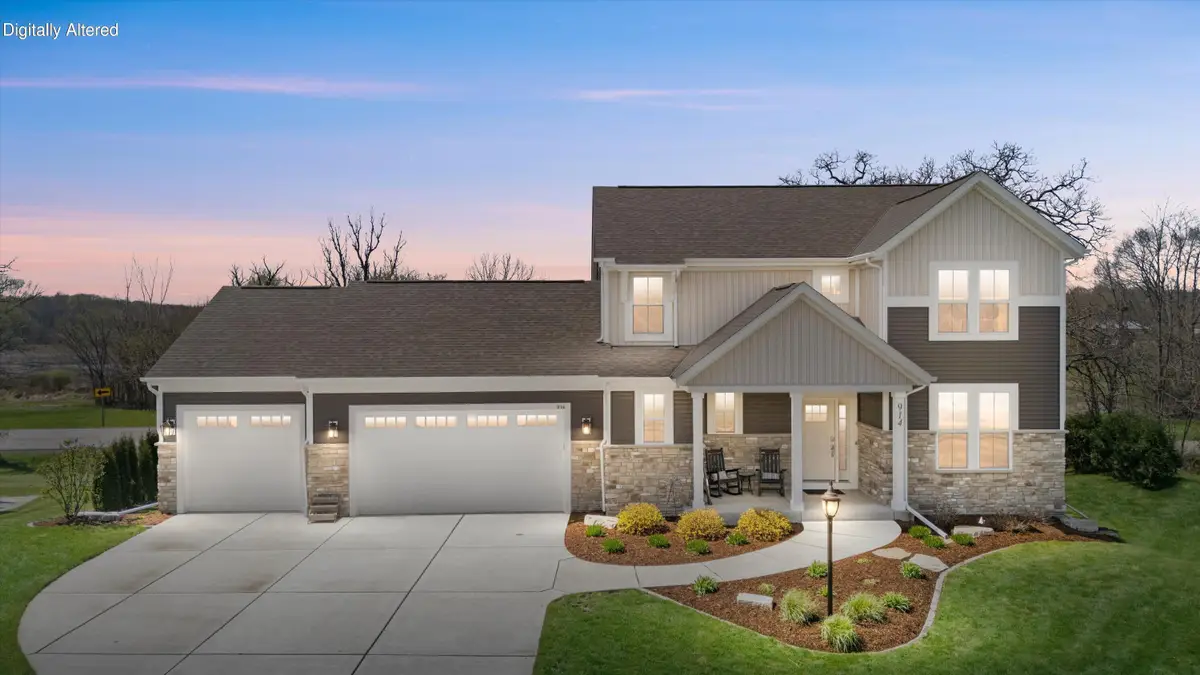 914 Foxwalk Dr, Waterford, WI 53185 - #1