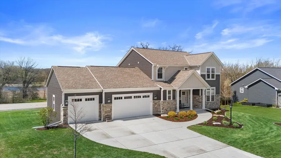 914 Foxwalk Dr, Waterford, WI 53185 - #2