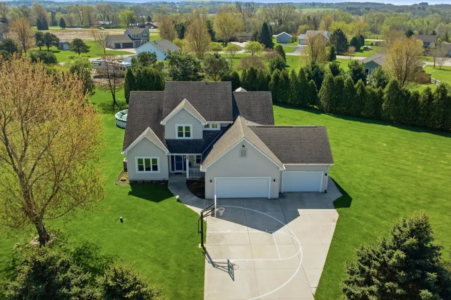 N8034 Nicky Ct, Troy, WI 53120 - #2