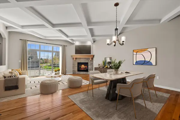 1615 Belmont Ln, Oconomowoc, WI 53066